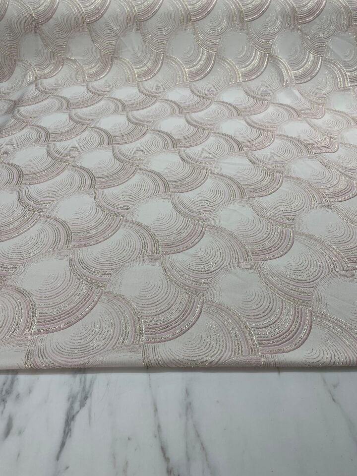 Bretonya Desen Elbiselik Brokar Kumaş