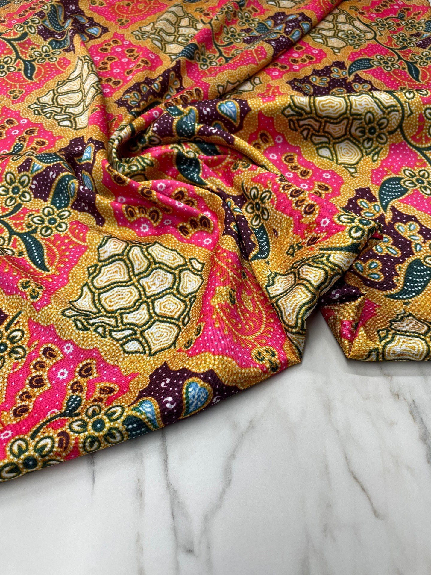 Özbek Desen Elbiselik Gömleklik Tivil Saten Kumaş