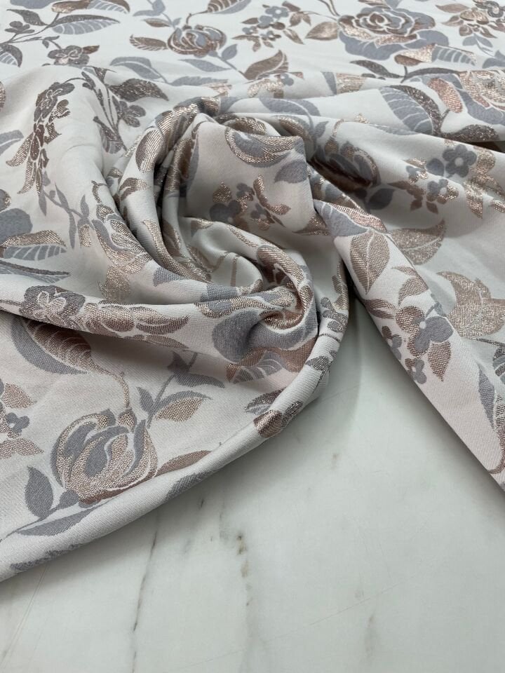 Çiçek Desen Elbiselik Brokar Kumaş