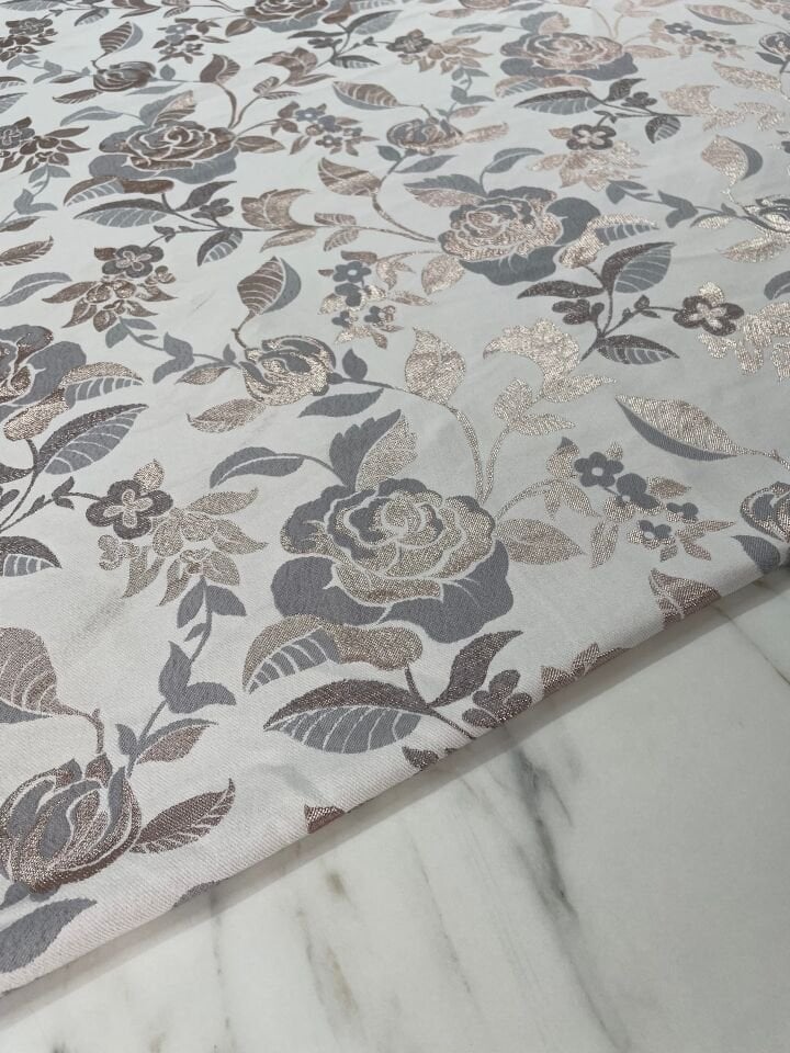 Çiçek Desen Elbiselik Brokar Kumaş