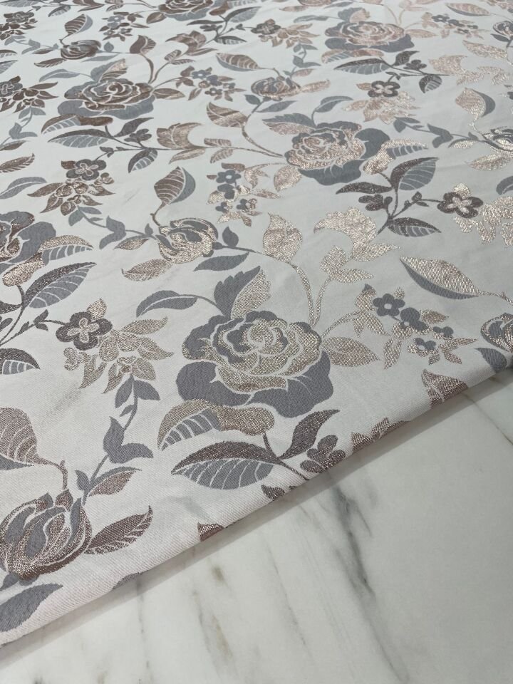 Çiçek Desen Elbiselik Brokar Kumaş