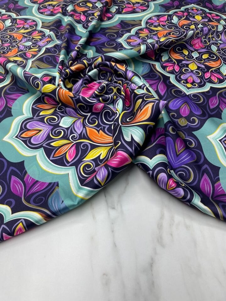 Nakış Desen Elbiselik Gömleklik Tivil Saten Kumaş