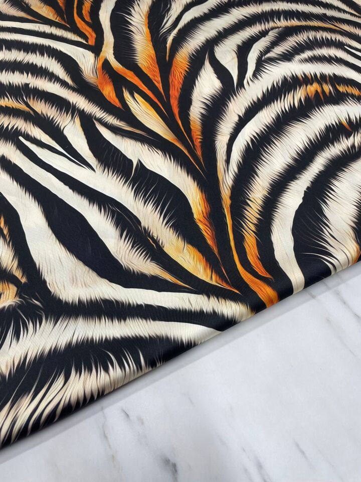 Kaplan Desen Elbiselik Gömleklik Tivil Saten Kumaş