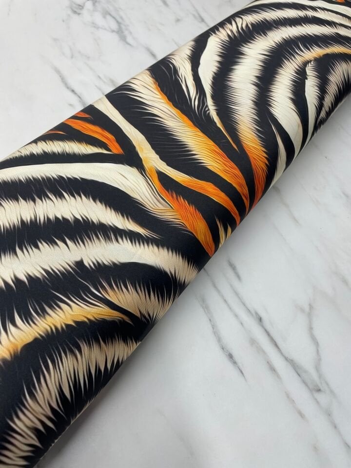 Kaplan Desen Elbiselik Gömleklik Tivil Saten Kumaş