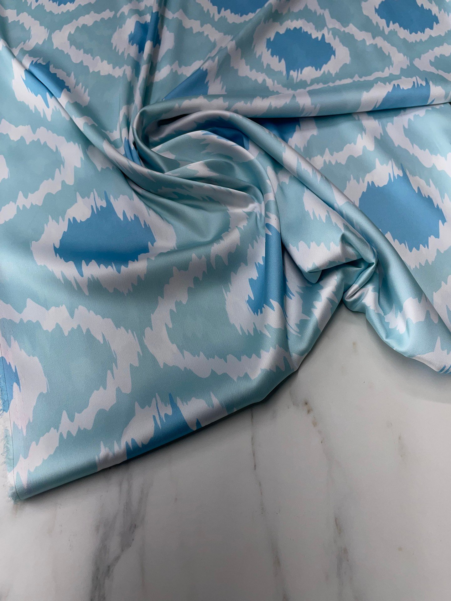 Bebe Mavisi İkat Desen Elbiselik Gömleklik Tivil Saten Kumaş