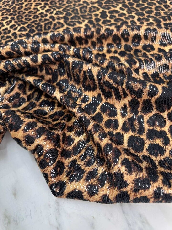 Leopar Desen Lilralı Jarse Üstü 3 Milim Payet Kumaş