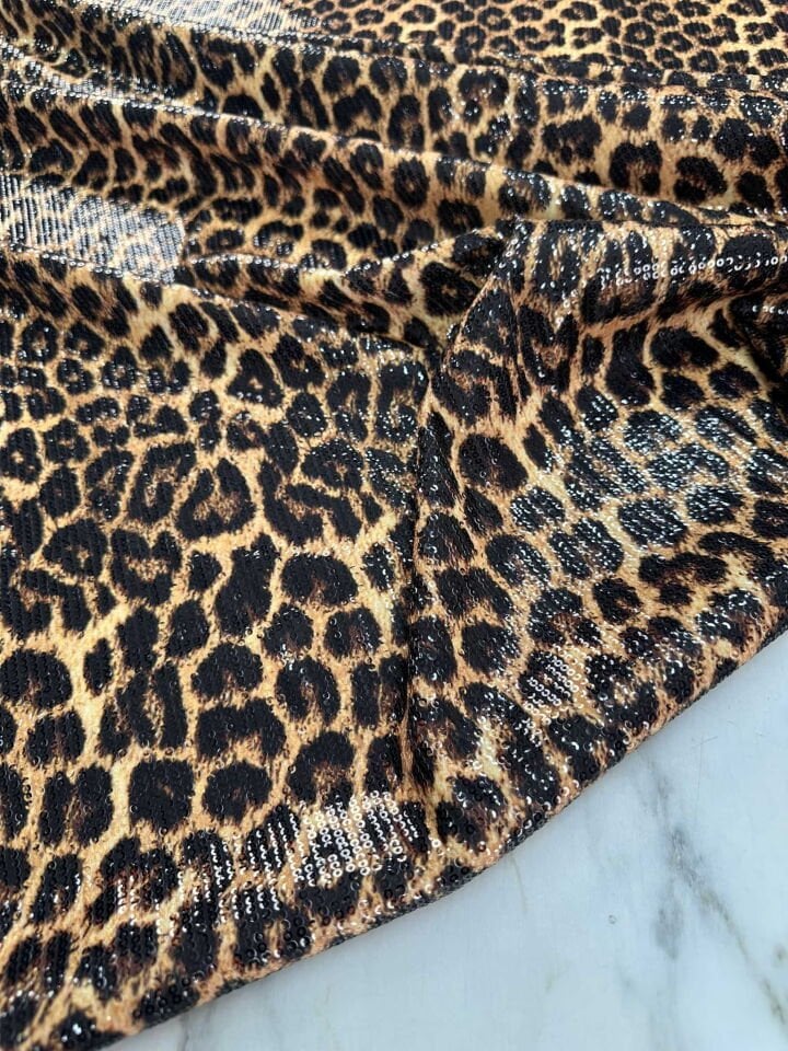 Leopar Desen Lilralı Jarse Üstü 3 Milim Payet Kumaş