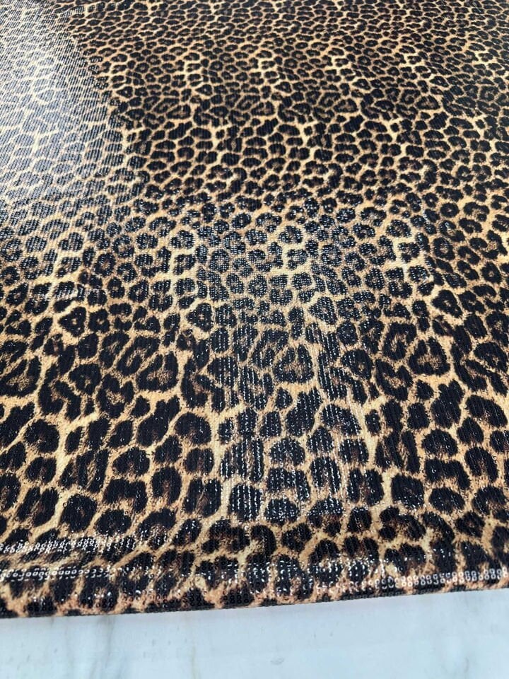 Leopar Desen Lilralı Jarse Üstü 3 Milim Payet Kumaş