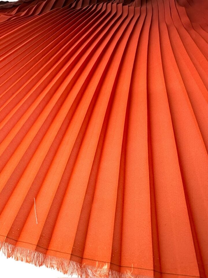 Turuncu Siyah Degrede Ebiselik Eteklik Pilise Şifon Kumaş