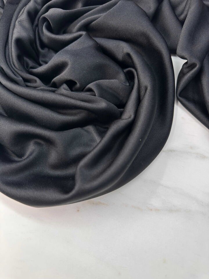 Siyah Likralı Astar