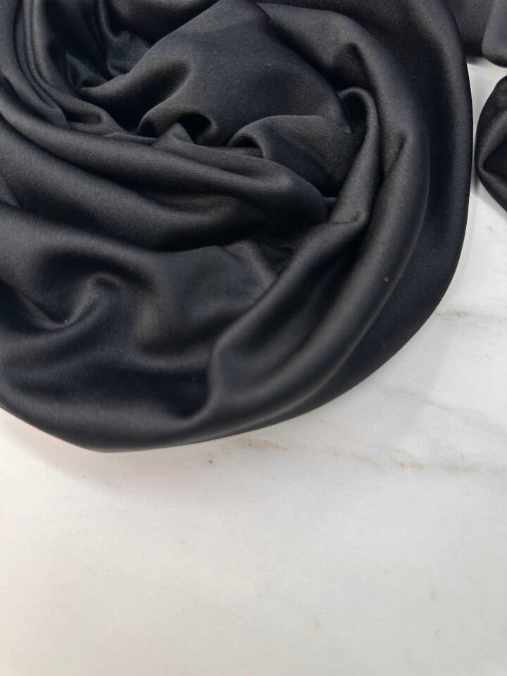 Siyah Likralı Astar