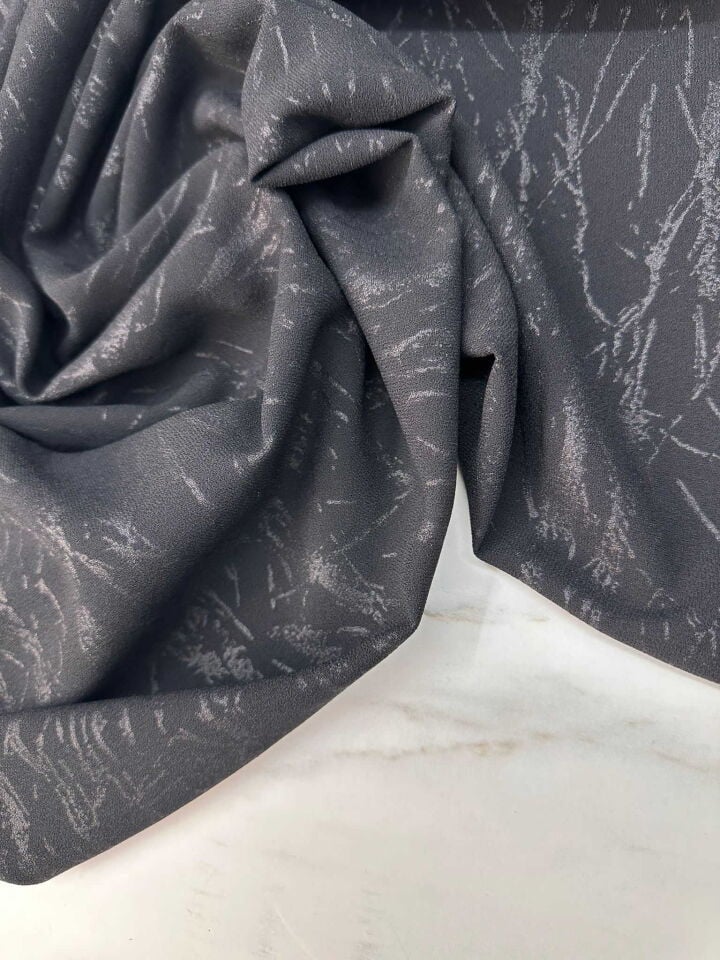 Fantazi Siyah Yakma Desen Krep Kumaş Yumuşak Dökümlü