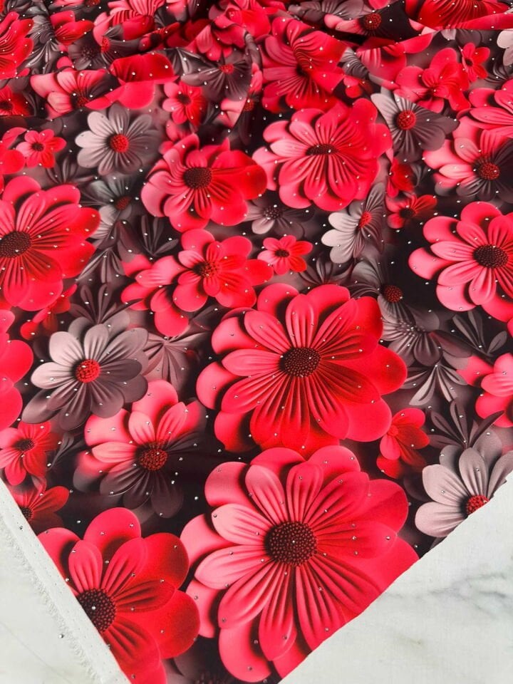 Fantazi Taş İşleme Dijital Baskı Krep Kumaş Yumuşak Dökümlü