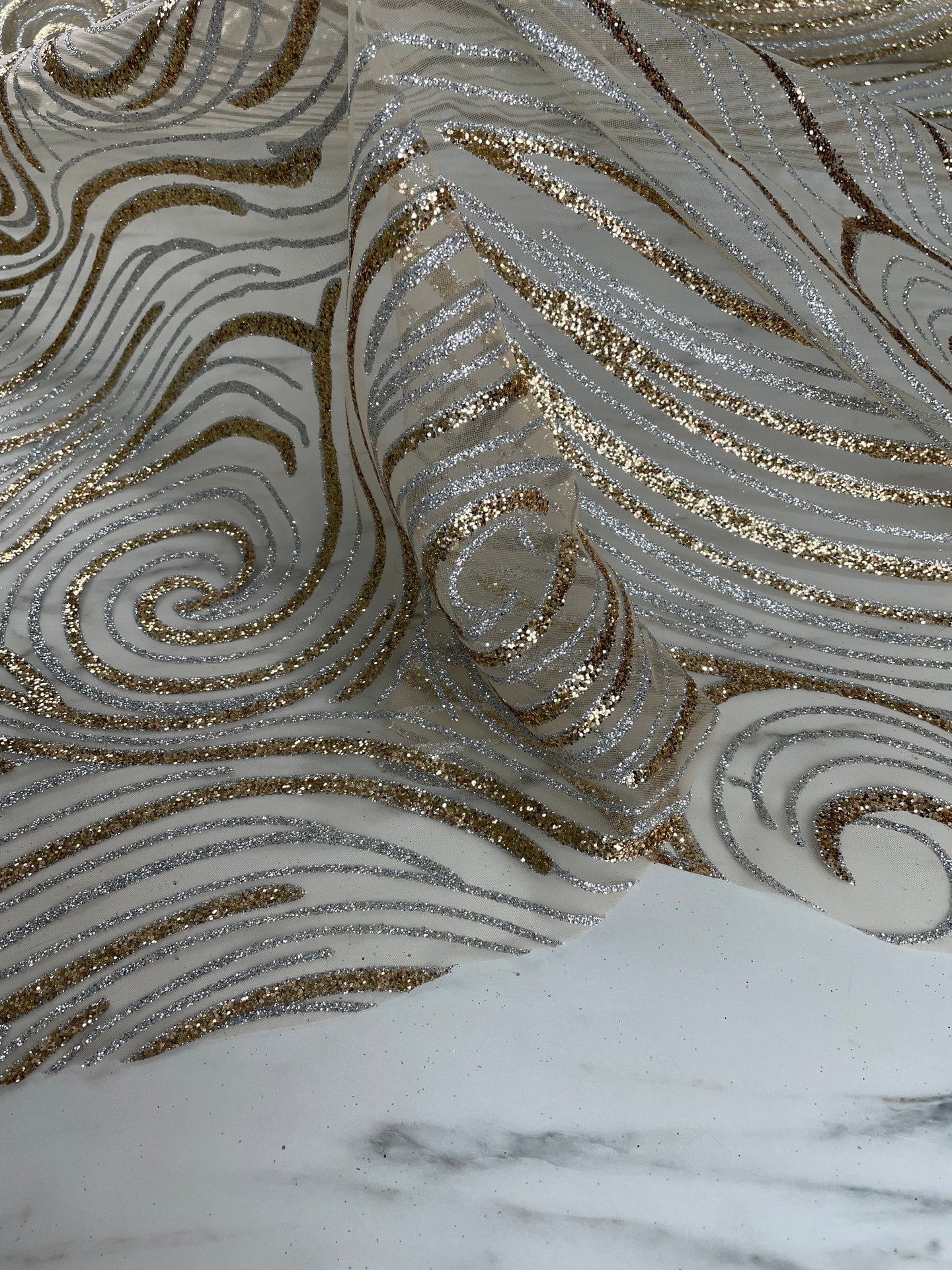 Gold Gümüş Çif Renk Çizgili Elbiselik Simli Kumaş