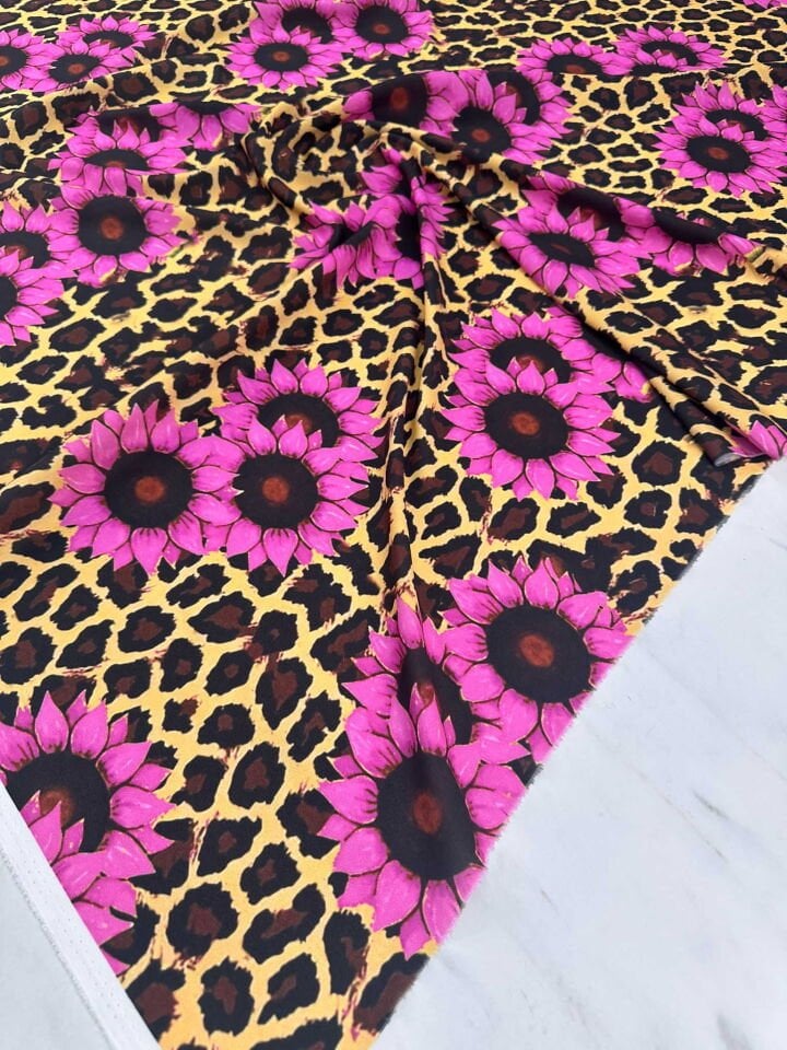 Leopar Ayçiçegi Desen Dijital Baskı Krep Kumaş