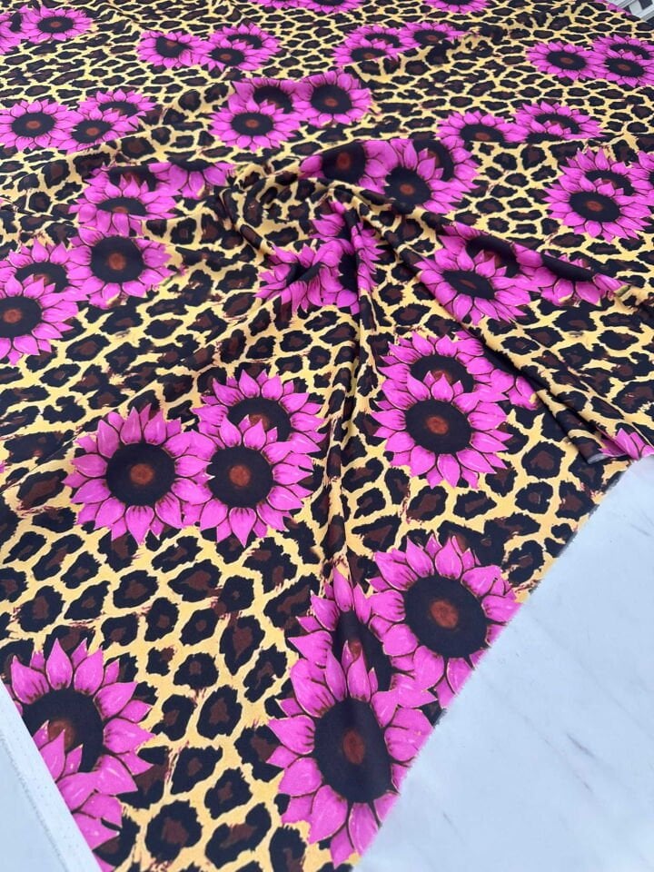 Leopar Ayçiçegi Desen Dijital Baskı Krep Kumaş