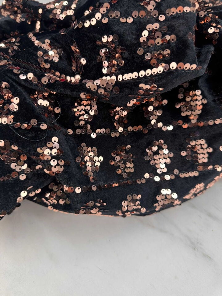 Özel Ürün Kadife Üstü Bakır Payet İşleme Yumuşak Dökümlü