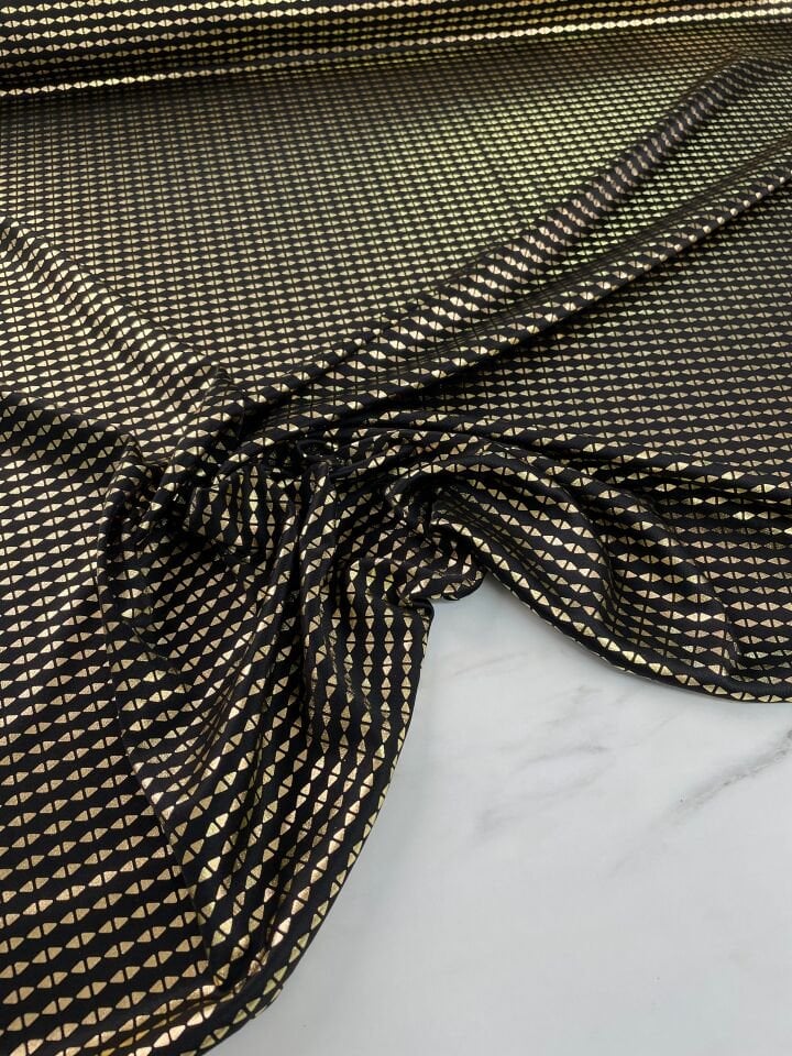 Altın Özel Tasarım Elbiselik Kesme Hologram Kumaş
