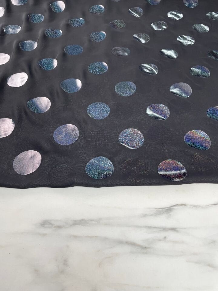 Puantiye Desen Elbiselik Kumaş