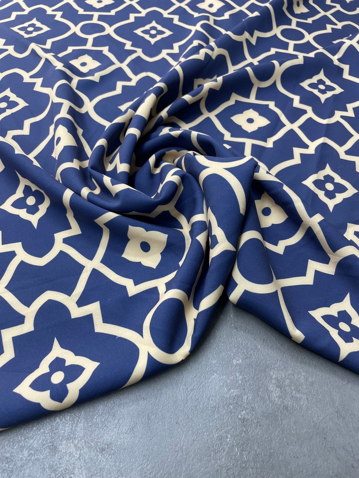 Liza Desen Likralı Elbiselik Pantolonluk Dabil Krep