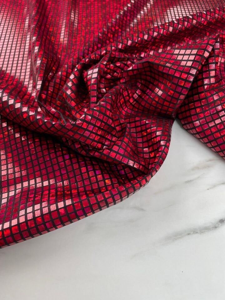 Kırmızı Özel Tasarım Elbiselik Kesme Hologram Kumaş