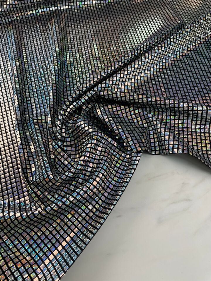 Gümüş Özel Tasarım Elbiselik Kesme Hologram Kumaş