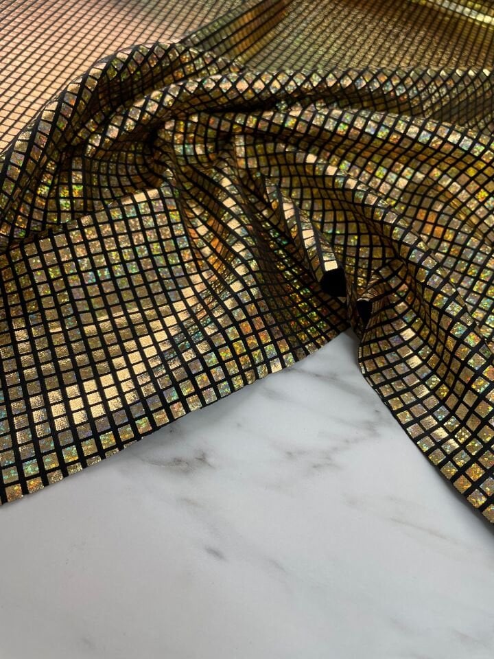 Altın Özel Tasarım Elbiselik Kesme Hologram Kumaş