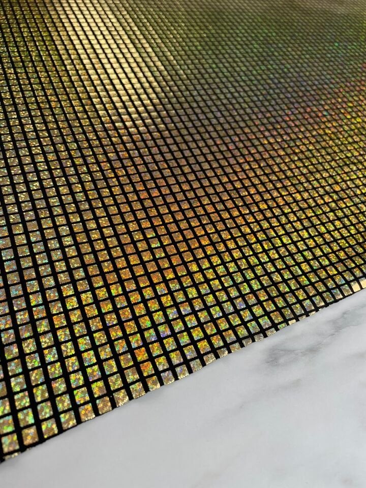 Altın Özel Tasarım Elbiselik Kesme Hologram Kumaş