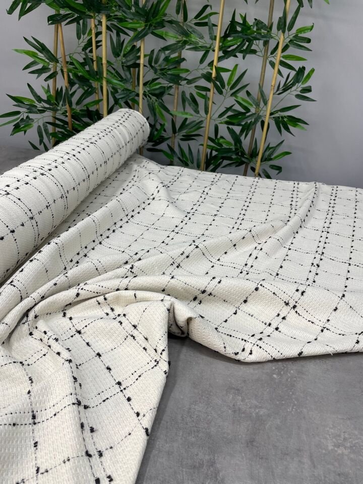 Beyaz Şanel Elbiselik Kumaş