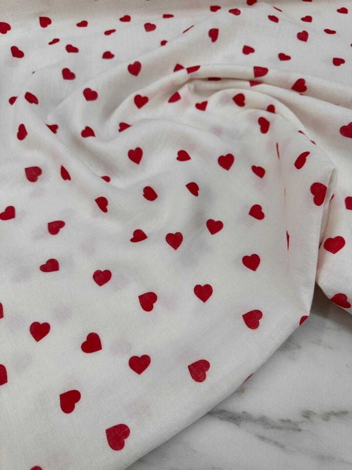 Kırmızı Kalp Desen Çift Katlı Muslim Kumaş