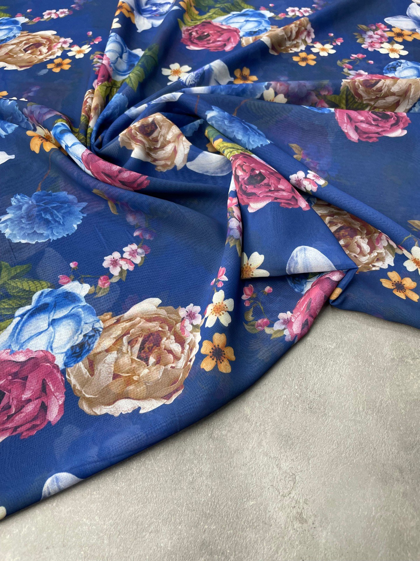 Mavi Çiçek Desen Elbiselik Şifon Kumaş