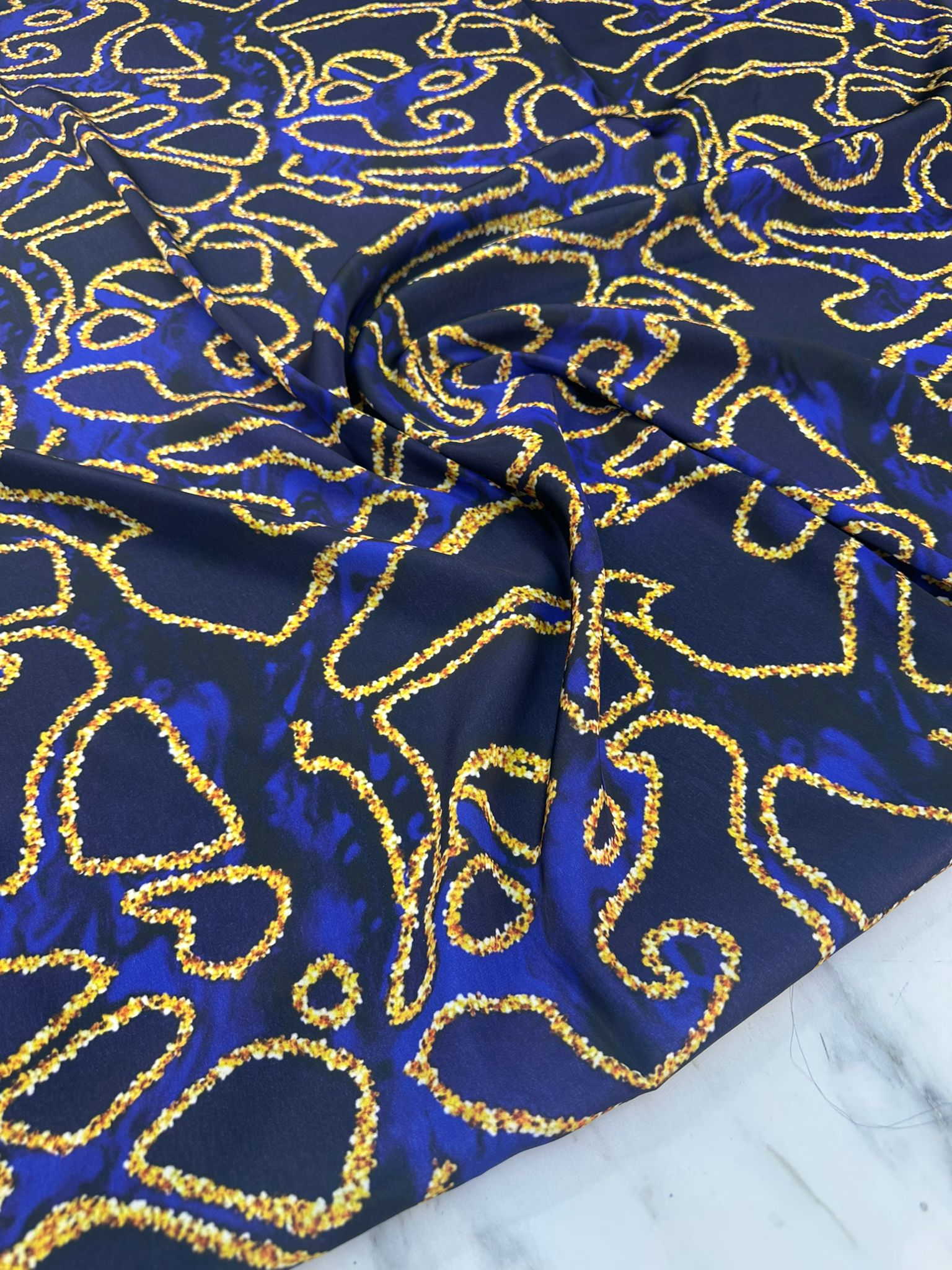 Nevaro Desen Dijital Baskı İpek Saten Kumaş