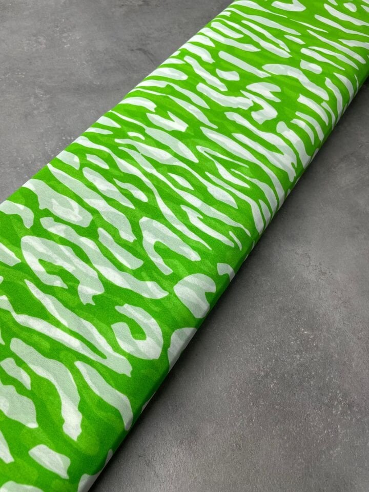 Yeşil Leopar Desen Elbiselik Şifon Kumaş