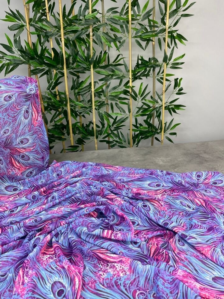 Mor Tavus Tüyü Desen Elbiselik Şifon Kumaş