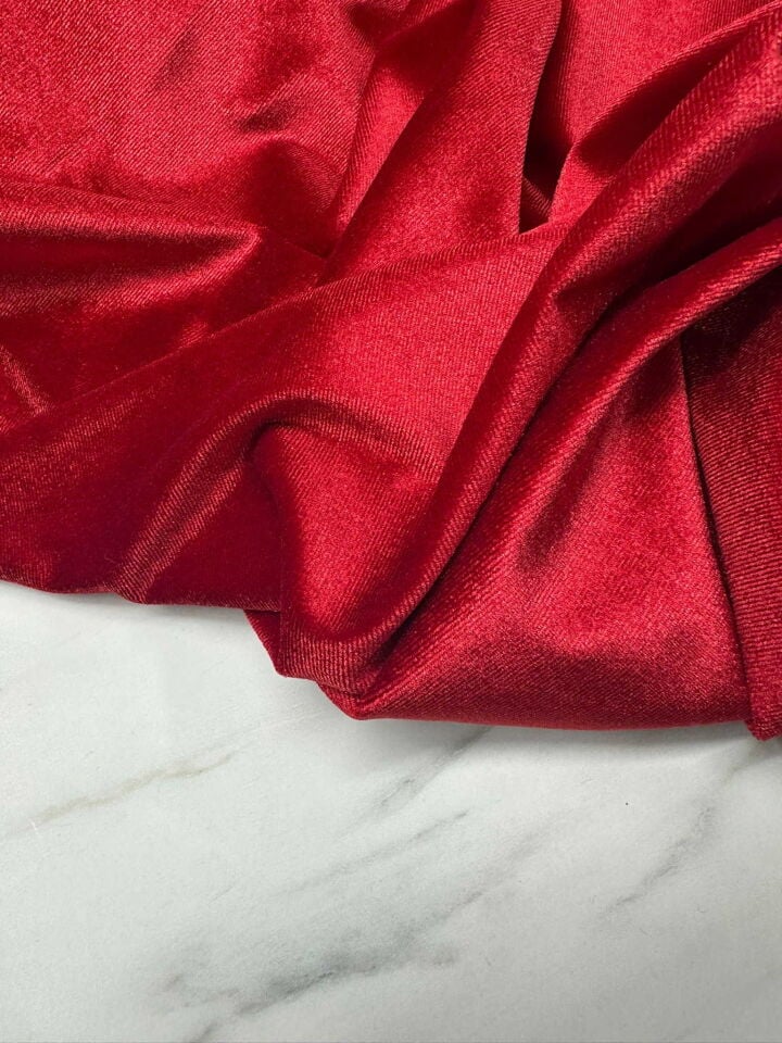 Kırmızı İpek Kadife