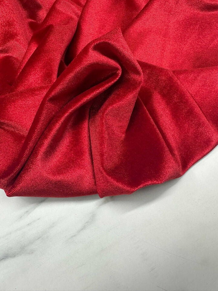 Kırmızı İpek Kadife