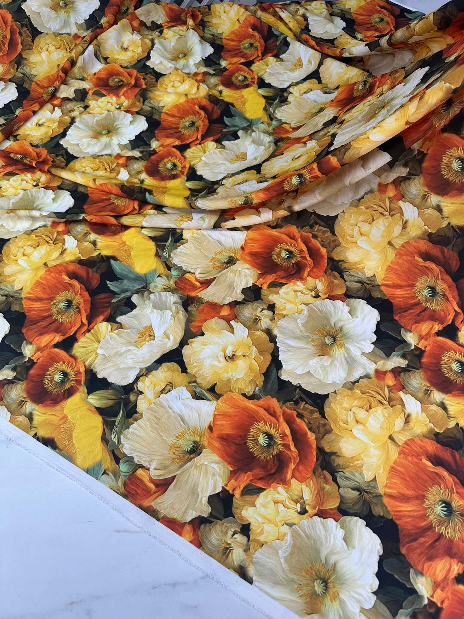 Elena Gülü Dijital Baskı Krep Kumaş