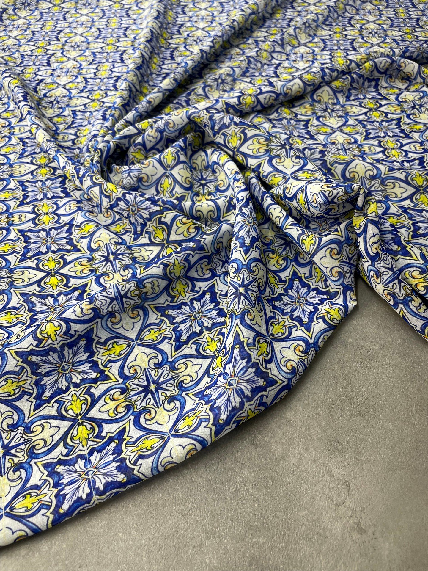 Nakış Desen Elbiselik Şifon Kumaş