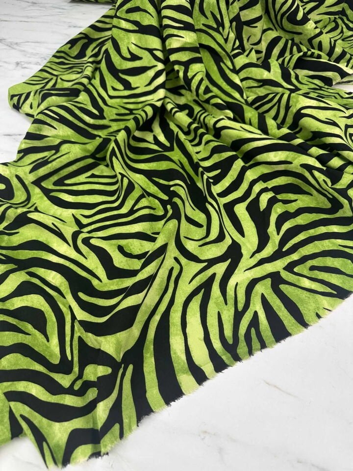 Desenli Viskon Kumaş Yumuşak Dökümkü İç Göstermez