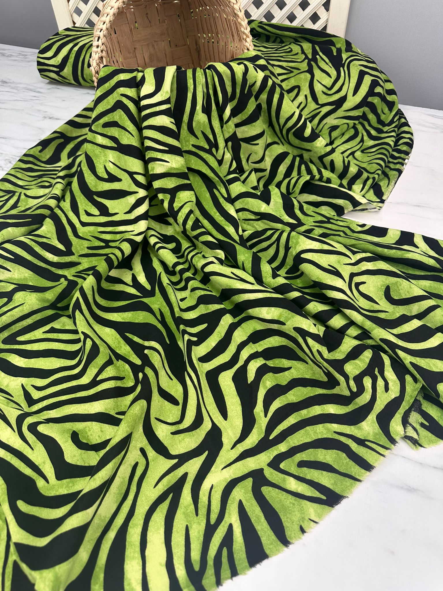 Desenli Viskon Kumaş Yumuşak Dökümkü İç Göstermez