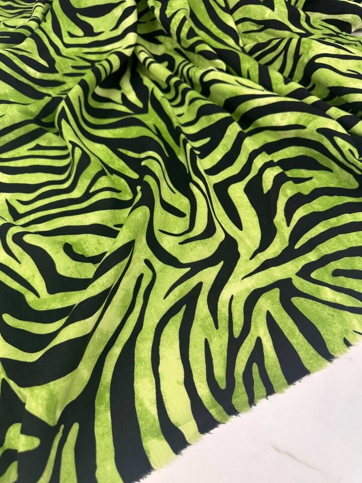 Desenli Viskon Kumaş Yumuşak Dökümkü İç Göstermez