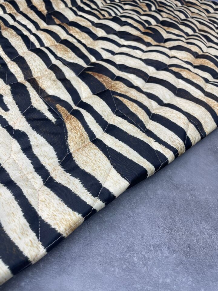 Zebra Desen Çift Taraflı Montluk Yeleklik Kapıtone Kumaş
