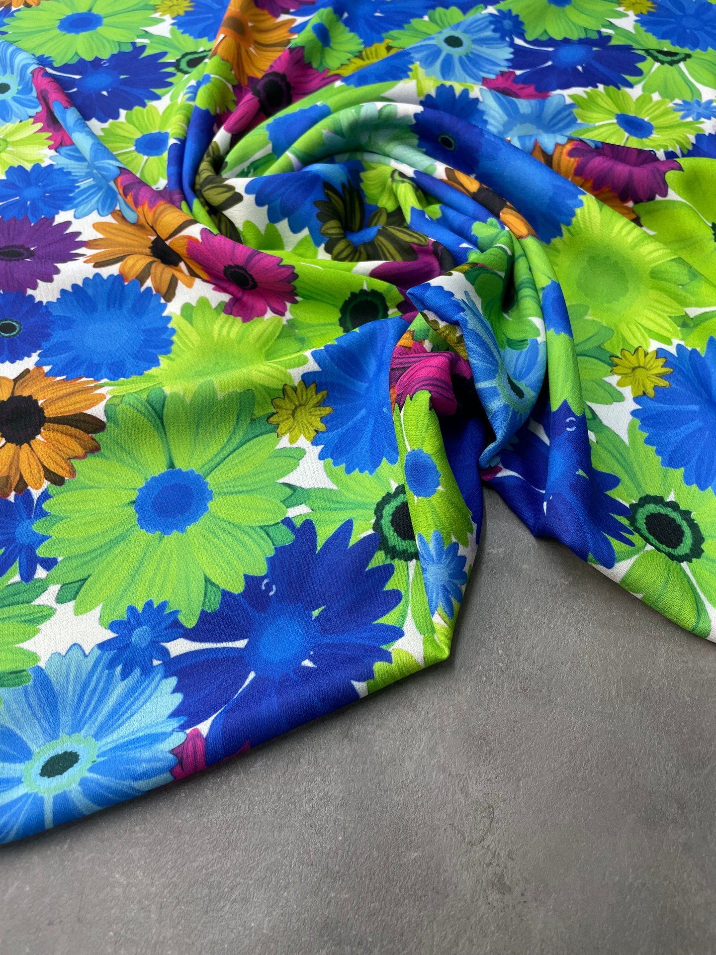 Renkli Çiçek Desen Elbiselik Şifon Kumaş