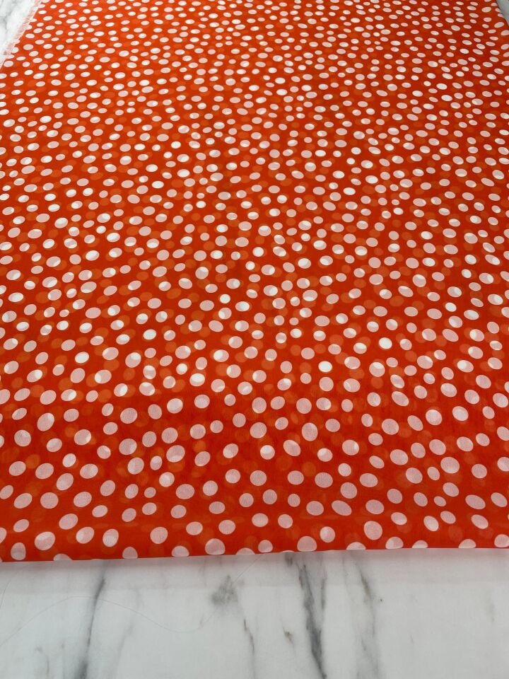 Turuncu Puantiye Desen Elbiselik Şifon Kumaş