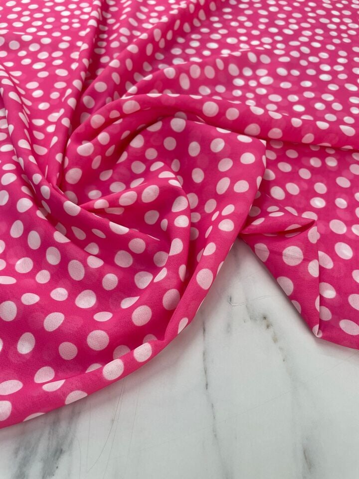Pembe Puantiye Desen Elbiselik Şifon Kumaş