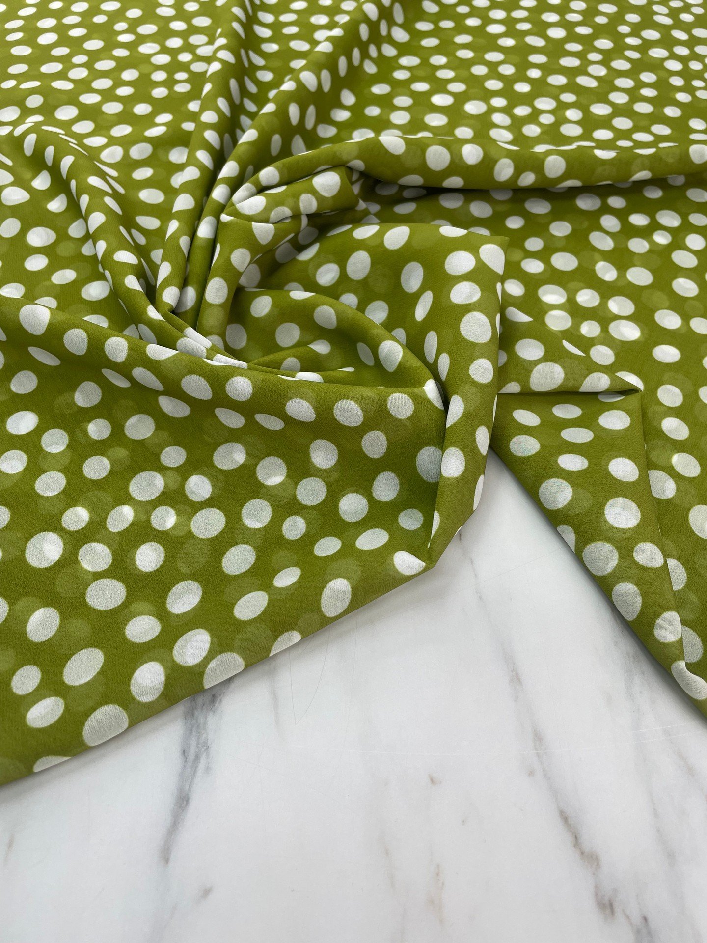 Yeşil Puantiye Desen Elbiselik Şifon Kumaş