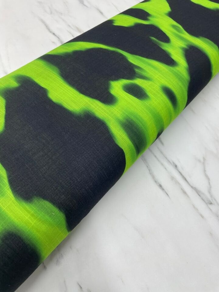 Yeşil Leo Desen Elbiselik Keten Kumaş