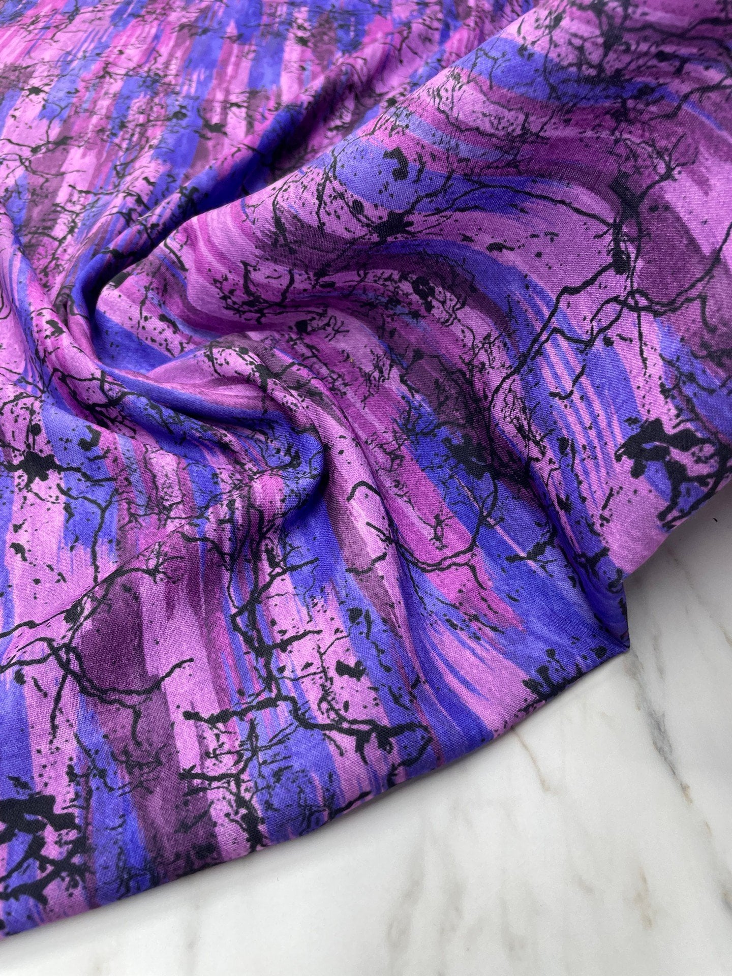 Mor Kilim Desen Elbiselik Keten Kumaş