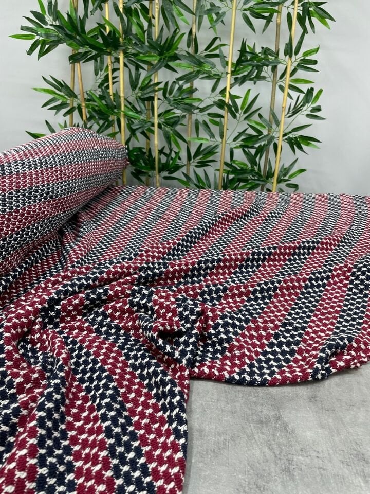 Yatay Çizgili Siyah Kırmızı Elbiselik Triko Kumaş