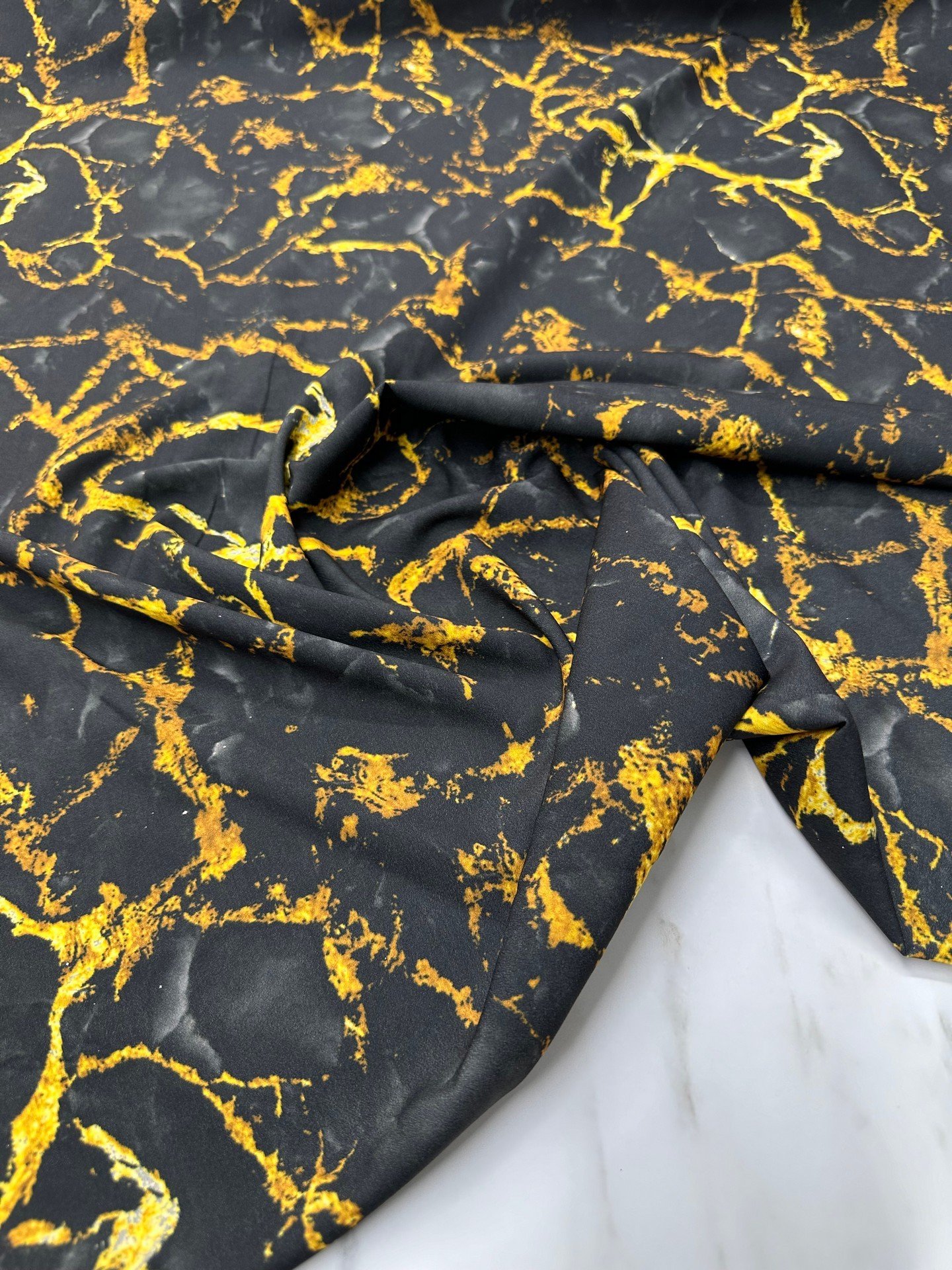 Siyah Mermer Desen Elbiselik Gömleklik Krep Kumaş